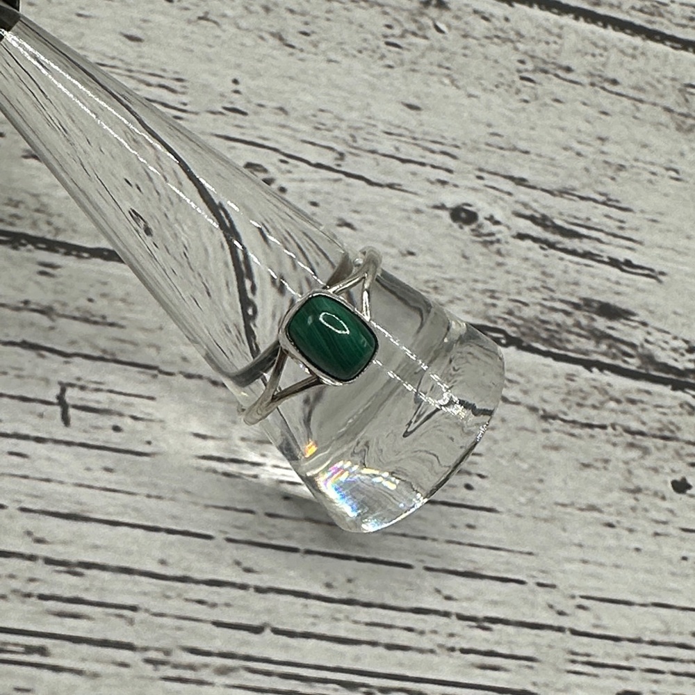 Sterling Silver Ring with Malachite Stone